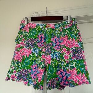 Lilly Pulitzer stretch knit shorts size 4
